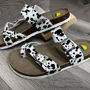 Womens Maui Island slides sandals cow print size 10M